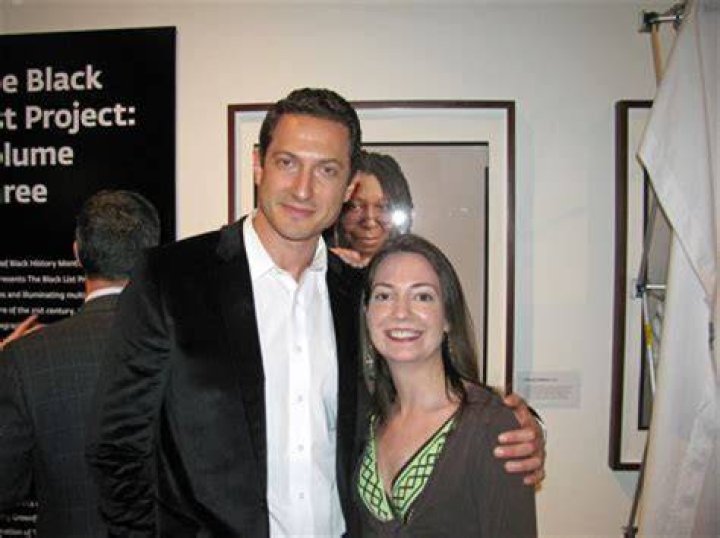 A Comprehensive Guide To Sasha Roiz's Relationships